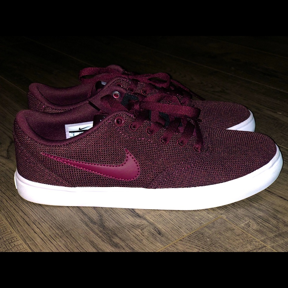 BRAND NEW Nike SB